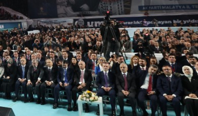 AK Parti Malatya 8. Olağan İl Kongresi: Yeni Yönetim Açıklandı!