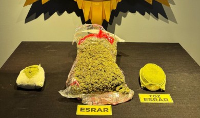 Malatya'da Torbacılara Darbe: 10 Kilogram Esrar ve 2 Bin Adet Ecza Ele Geçirildi!