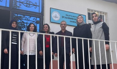 Sakarya’dan Malatya’ya Yardım Eli: Öğrenciler ve Hayırseverler Birlikte Kitap ve Giysi Yardımı Yaptı!