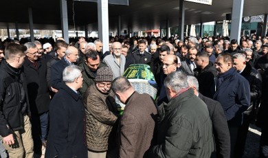 Yeşilyurt Belediye Başkanı İlhan Geçit'in Annesi Fatma Geçit, Dualarla Uğurlandı