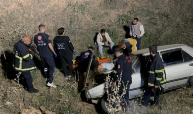 Direksiyon Hakimiyeti Kayboldu, Otomobil Şarampole Yuvarlandı!