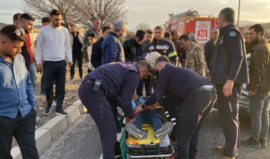 Elazığ-Malatya Yolunda Korkutan Kaza: Sürücü Sıkıştı