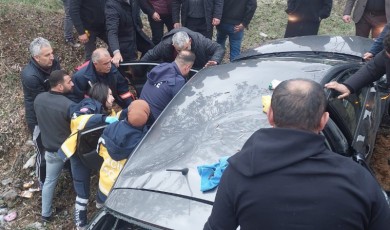 Şarampole Devrilen Araçtan Acı Haber: Milli Boksörün Kardeşi Yaralandı! Emre Günaylı Hayatını Kaybetti