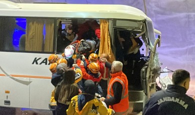 Sivas Malatya Yolunda Can Pazarı: Çok Sayıda Yaralı Var
