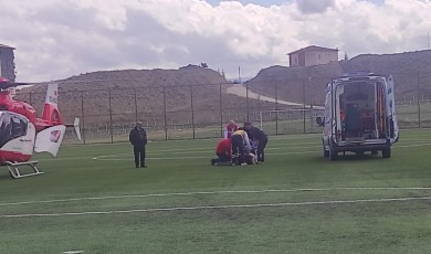 Zamanla Yarış! 76 Yaşındaki Hasta Helikopterle Tıp Merkezine Kaldırıldı