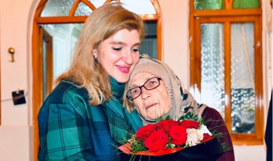 Ak Parti Milletvekili Ölmeztoprak’ın Anneanne Ziyareti Duygulandırdı!
