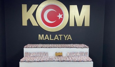 Aracın İçinden Cephanelik Gibi Uyuşturucu Çıktı