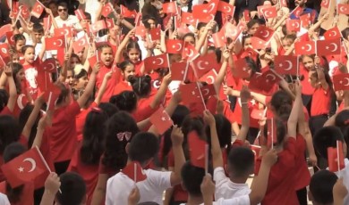 Çocuklar Gülsün Diye: Depremle Yıkılan Şehirlerde Bayram var!