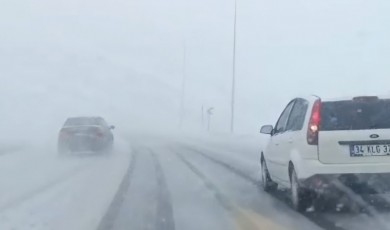 Kar Yağışı Malatya Ve Kayseri’de Yolları Kapattı