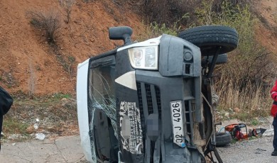 Malatya-Adıyaman Yolunda Feci Kaza! Minibüs Takla Attı