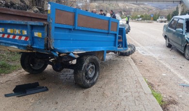 Malatya-Kayseri Yolunda Kaza! Çapa Motoru Hurdaya Döndü