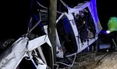 Malatya’da Direğe Çarpan Araç Parçalandı: Sonu Ölüm Oldu
