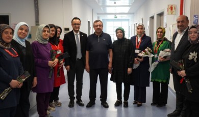 AK Parti Malatya İl Başkanı Hemşireleri Unutmadı!