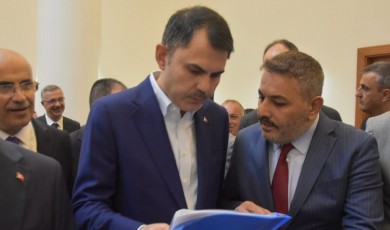 Bakanlara Poz, Malatya’ya Toz: Sadıkoğlu'ndan Her Ziyarete Bir Dosya!