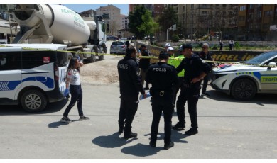 Beton Mikseri Altında Feci Son: Mikser Yaşlı Adamı Parçaladı