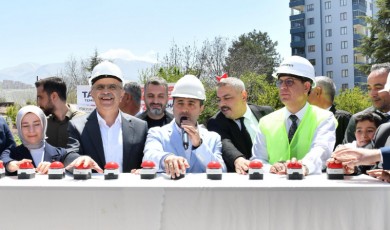 Çilesiz’de Temel Atıldı: Sıra Diğer Mahallelerde