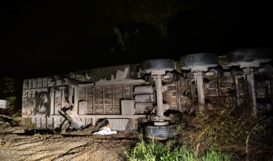 Kaygan Zemin Felaketi Getirdi! 59 Yaşındaki Sürücü Ağır Yaralandı