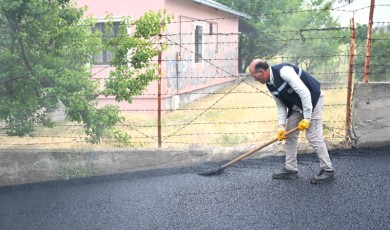 Yılların Çilesi Sona Erdi! Karababa Sokak Asfaltla Buluştu