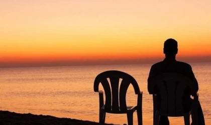 Gerçek Yalnızlık Ne Zaman Başlar? Kalabalıkta Bile Kimsesiz Hissediyorsan…
