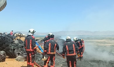 Malatya’da Şantiye Yangını! Alevler Depoyu Sardı