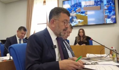 Veli Ağbaba’dan Sert Döviz Tepkisi: “Hokus Pokus, Para Yok!”