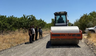 Akçadağ'da Kırsalda Yol Çalışmalarıyla Ulaşım Rahatlıyor