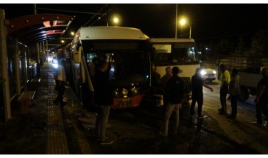 Beton Mikseri Trambüse Çarptı: Ortalık Savaş Alanına Döndü