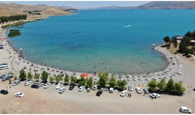 Ege’ye Gitmeye Gerek Yok: Hazar Gölü Tatilcilerin Yeni Gözdesi Oldu