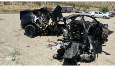 Malatya’da Feci Tesla Kazası: Hemşire Olan Ozan Uçar ve Uğur Oğraş Yanarak Hayatını Kaybetti