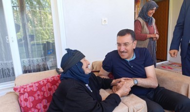 Tüfenkci, 110’luk Çınarı Ziyaret Etti: “Duası Yüreğimizi Isıttı”