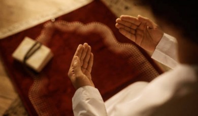 Üzerinde Resim Varsa Namaz Geçerli mi? Cevap Sandığınızdan Farklı!