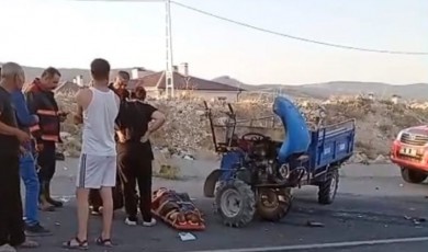 Akçadağ’da Tarım Aracı İle Otomobil Kafa Kafaya Geldi