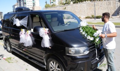 Başkan Taşkın Makam Aracını Gelin Arabası Yaptı