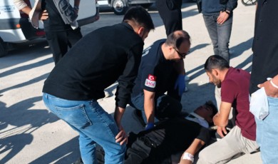 Motosikletliye Çarpmamak İçin Refüje Girdi: Kaza Kaçınılmaz Oldu