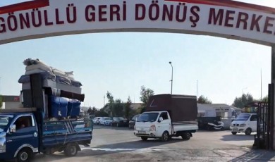 Suriyelilerin Gönüllü Dönüşü Hızlandı! Son 9 Ayda 474 Bin Kişi Ülkesine Döndü