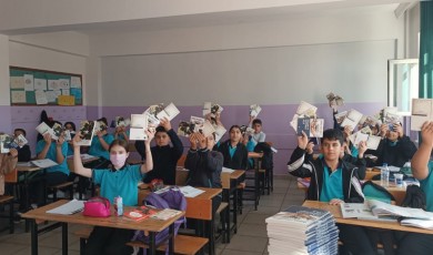 Ailece Okuyan Kazanıyor: Ödüller Altın Ve Sürpriz Hediyeler...