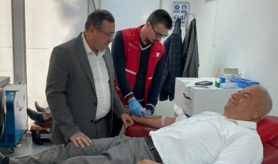 Ali Bakan’dan Çağrı: 'Bugün Sen Kan Ver, Kızılay Can Versin'