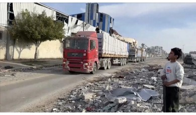 Gazze’de Ateşkes Başladı, Yardım Tırları Sınırı Geçmeye Hazırlanıyor