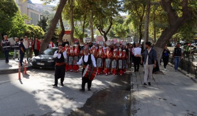 Genç Sporcular Yürüyüşle Amatör Spor Haftasını Başlattı