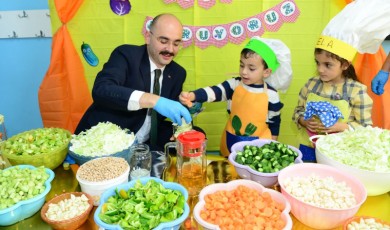 Hyundai Anaokulunda Sonbahar Neşesi: Kaymakam Sungur ile Turşu Kuruldu