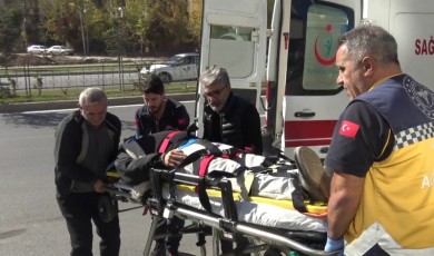 Malatya Çöşnük Kavşağı’nda Korkutan Kaza: Ticari Taksiye Çarpan Transit Sürücüsü Kayboldu