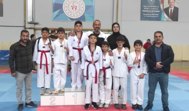 Malatya’da Cumhuriyet Coşkusu Tekvando İle Taçlandı: Minikler Kıyasıya Mücadele Etti