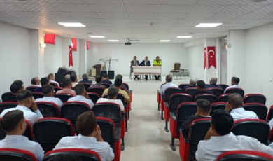 Malatya’da Trafik Güvenliği İçin Servis Sürücüleri Bilgilendirildi
