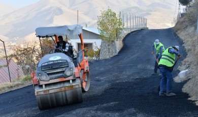 Banazı'da 3 Kilometrelik Yol Sıcak Asfaltla Yenilendi!