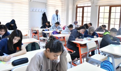 Başkan Geçit'ten Öğrencilere Tam Destek: LGS, YKS Ve DYK Kursları Ücretsiz Açıldı