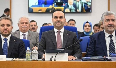 Bütçe Görüşmelerinde TOGG Sürprizi: Bakan Kacır, Makam Aracı Olarak T10F’i Kullandı
