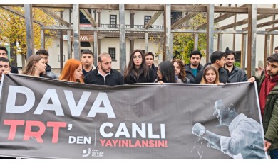 CHP Gençlik Kolları: “İmamoğlu Duruşması Şeffaf Olmalı, TRT Yayınlamalı”