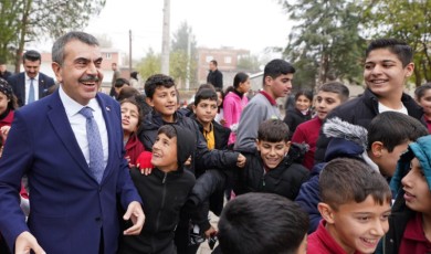 Eğitimde Değişiklik Sinyali: Ara Tatiller Bitiyor, Zorunlu Eğitim Yaşı Tartışmaya Açıldı