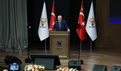 Erdoğan: "Rakiplerimiz Bizim Siyaset Eksenimize Göre Konumlanıyor"