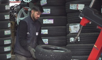 Lastikçilerde Yoğunluk: Malatya'da Kış Lastiği Dönüşümü Başladı, İşte Güncel Fiyatlar!